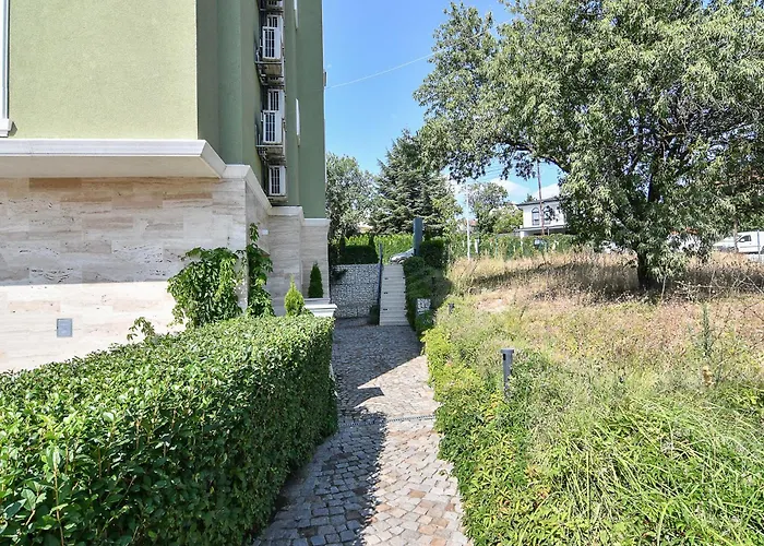 Sea Lounge Apartmanhotel 3*